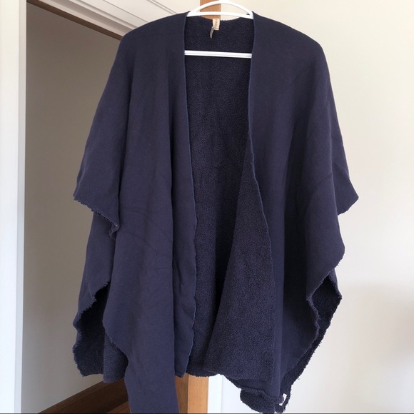 Donni reversible cape - Picture 1 of 4